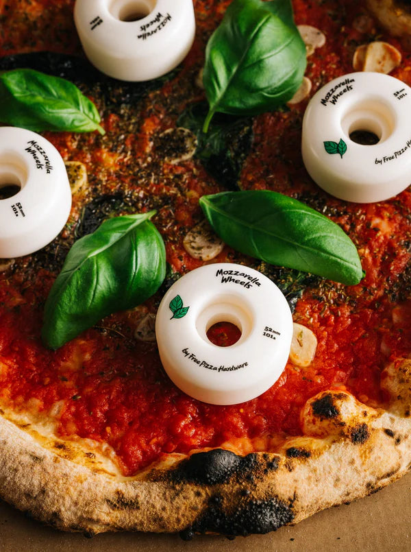 Kostenlose Pizza-Hardware – Mozzarella-Räder (verschiedene Größen)