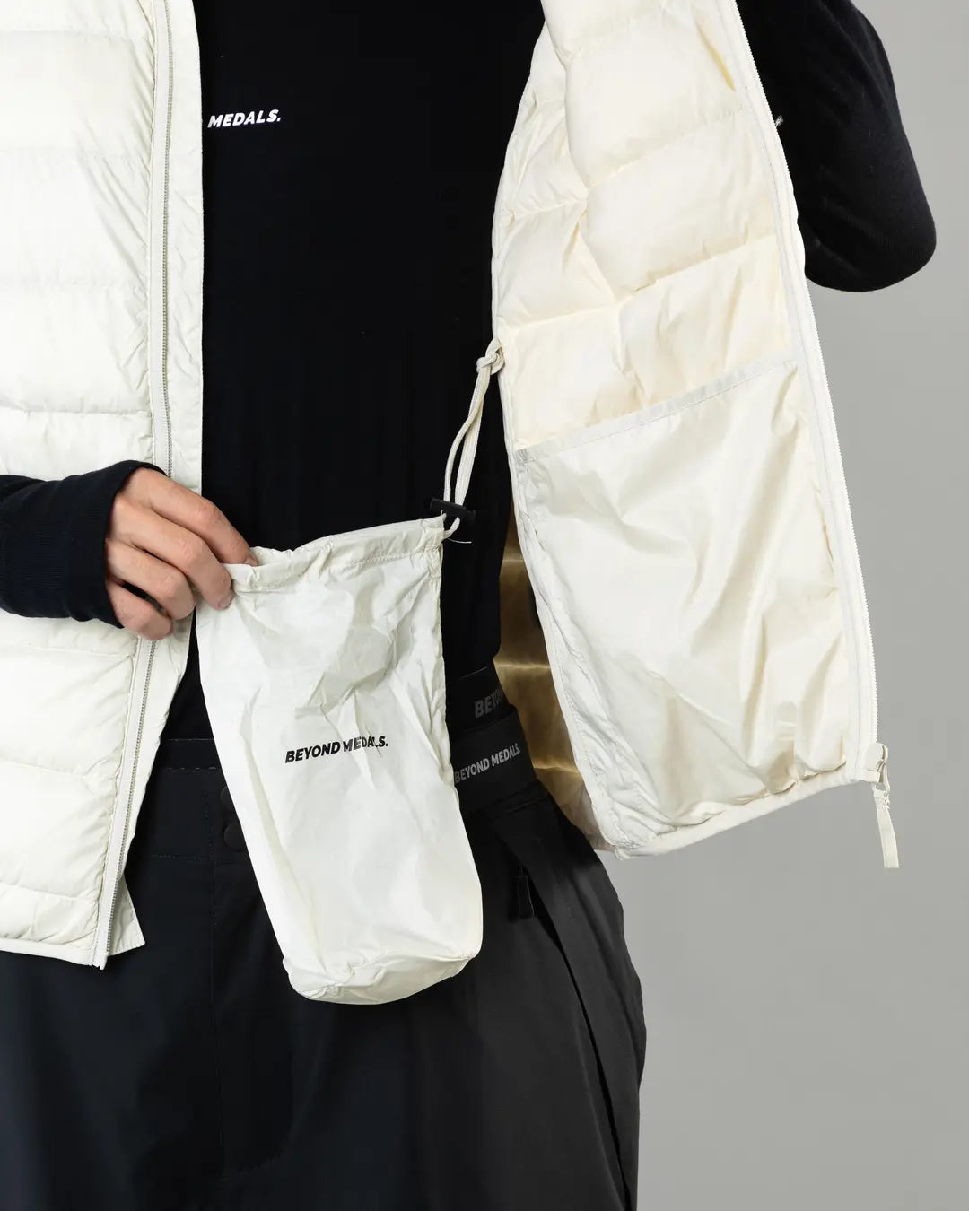 Beyond Medals - PACKABLE DOWN VEST Off White