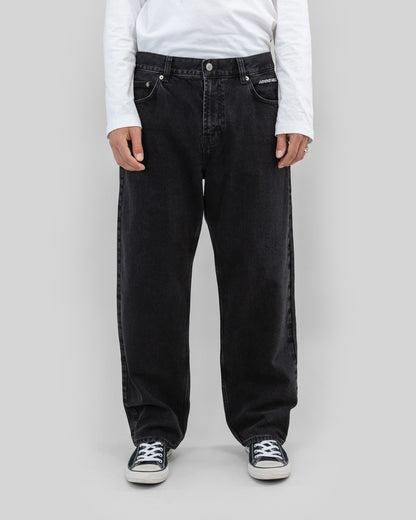 Beyond Medals - Loose Jeans Black