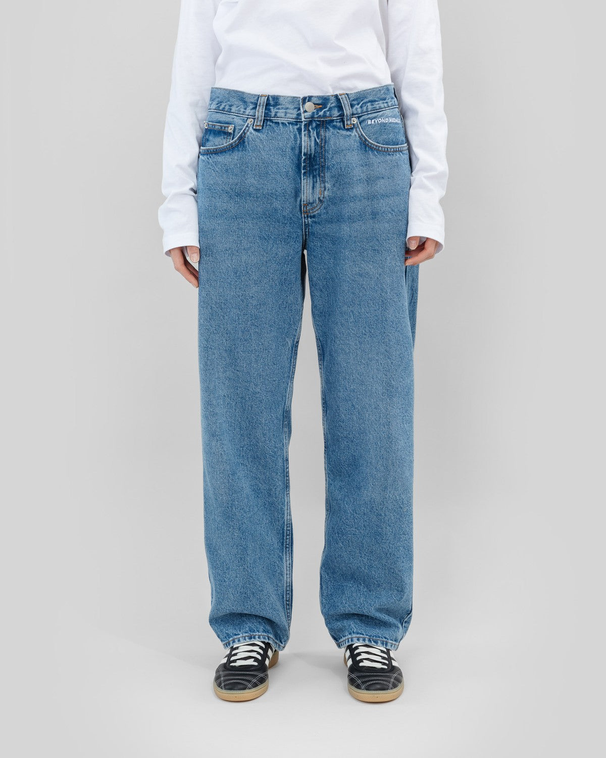 Beyond Medals - Loose Jeans Blue