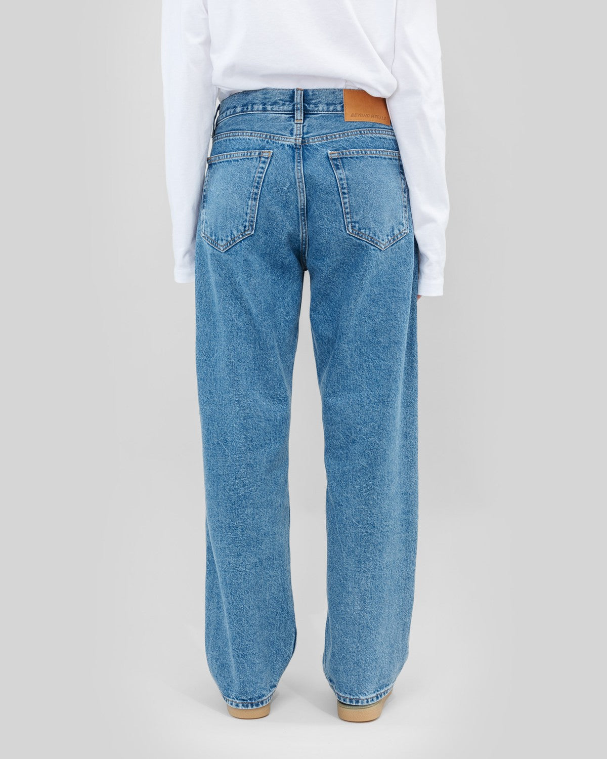 Beyond Medals - Loose Jeans Blue