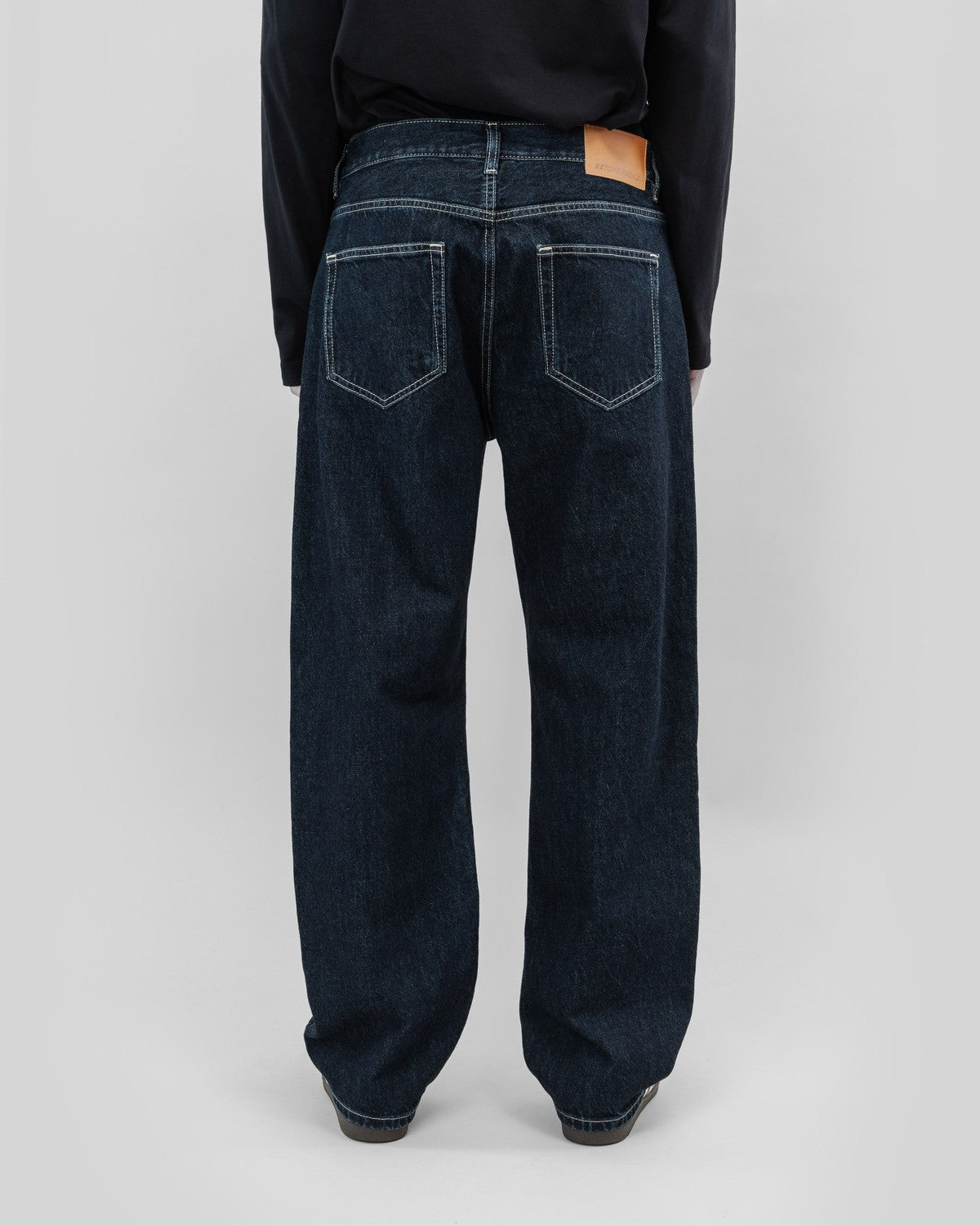 Beyond Medals - Loose Jeans Dark Blue