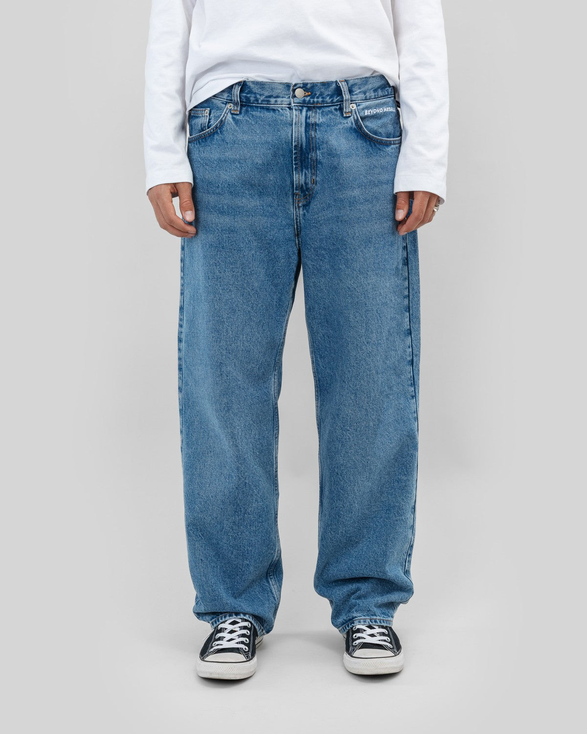 Beyond Medals - Loose Jeans Blue