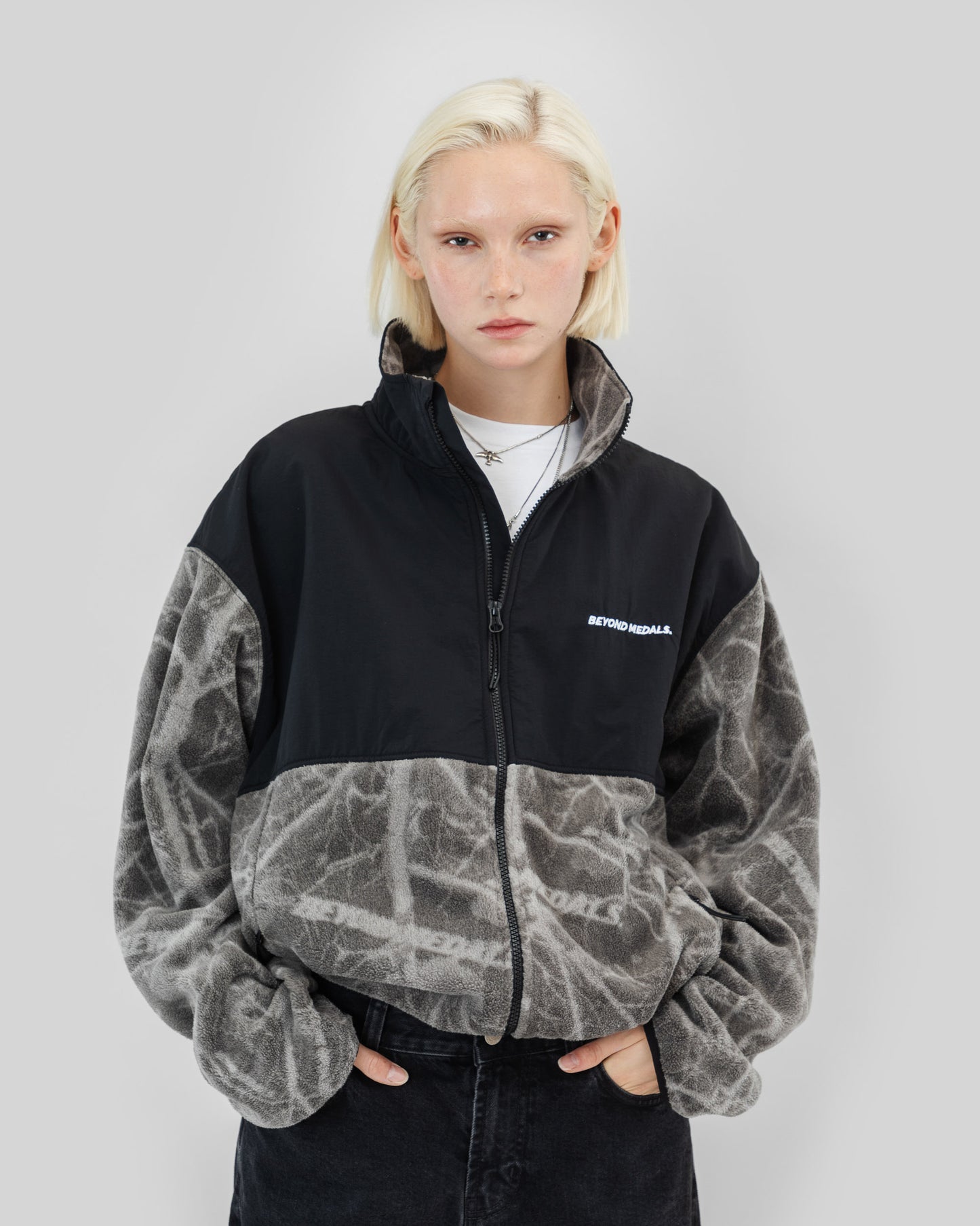 Beyond Medals – Tech-Fleecejacke Braun