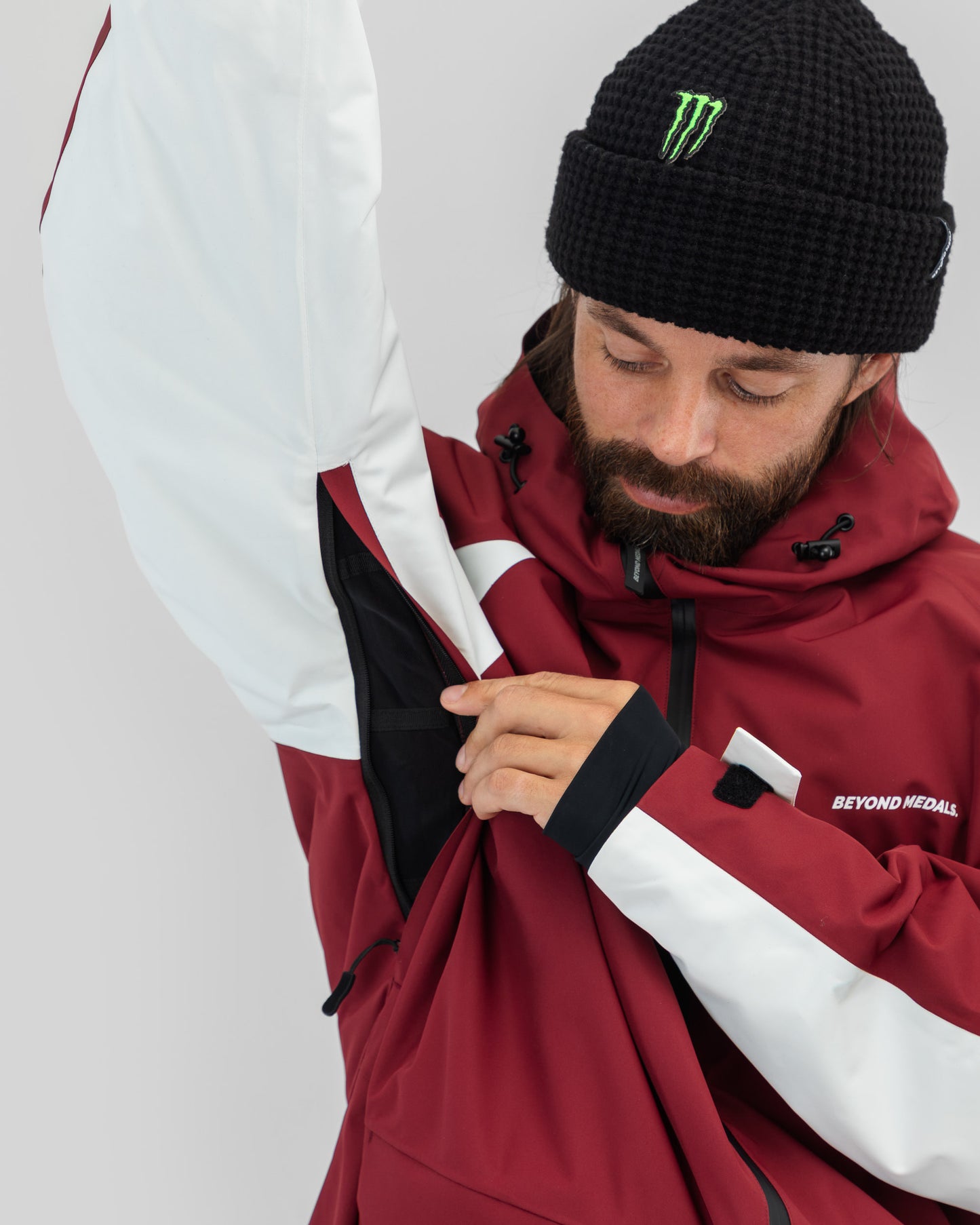 Beyond Medals - Nostalgia Jacket 2L Red