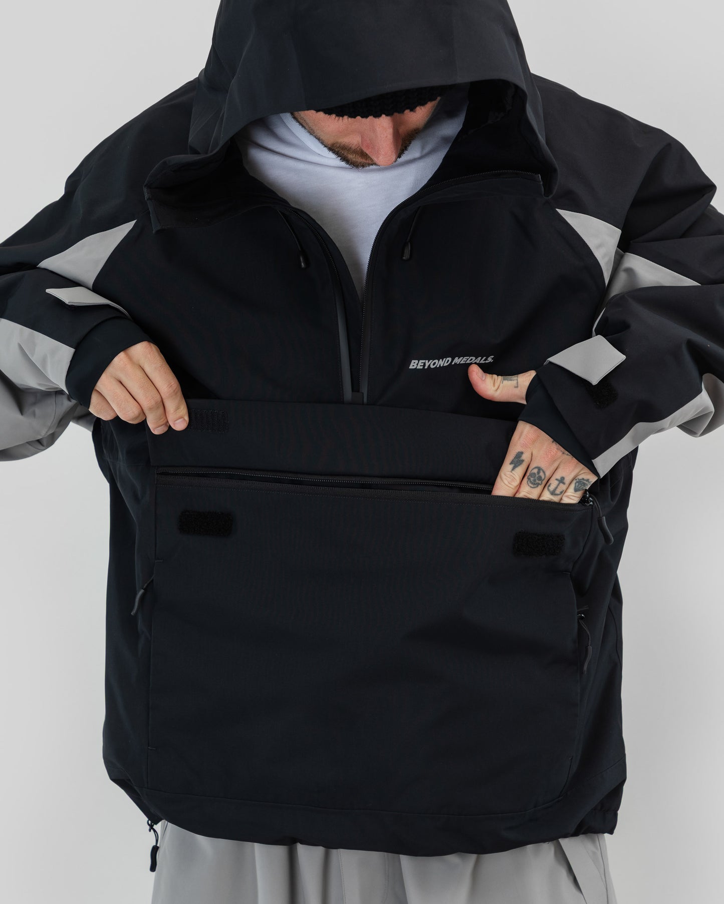 Beyond Medals - Retro Anorak 2L Black