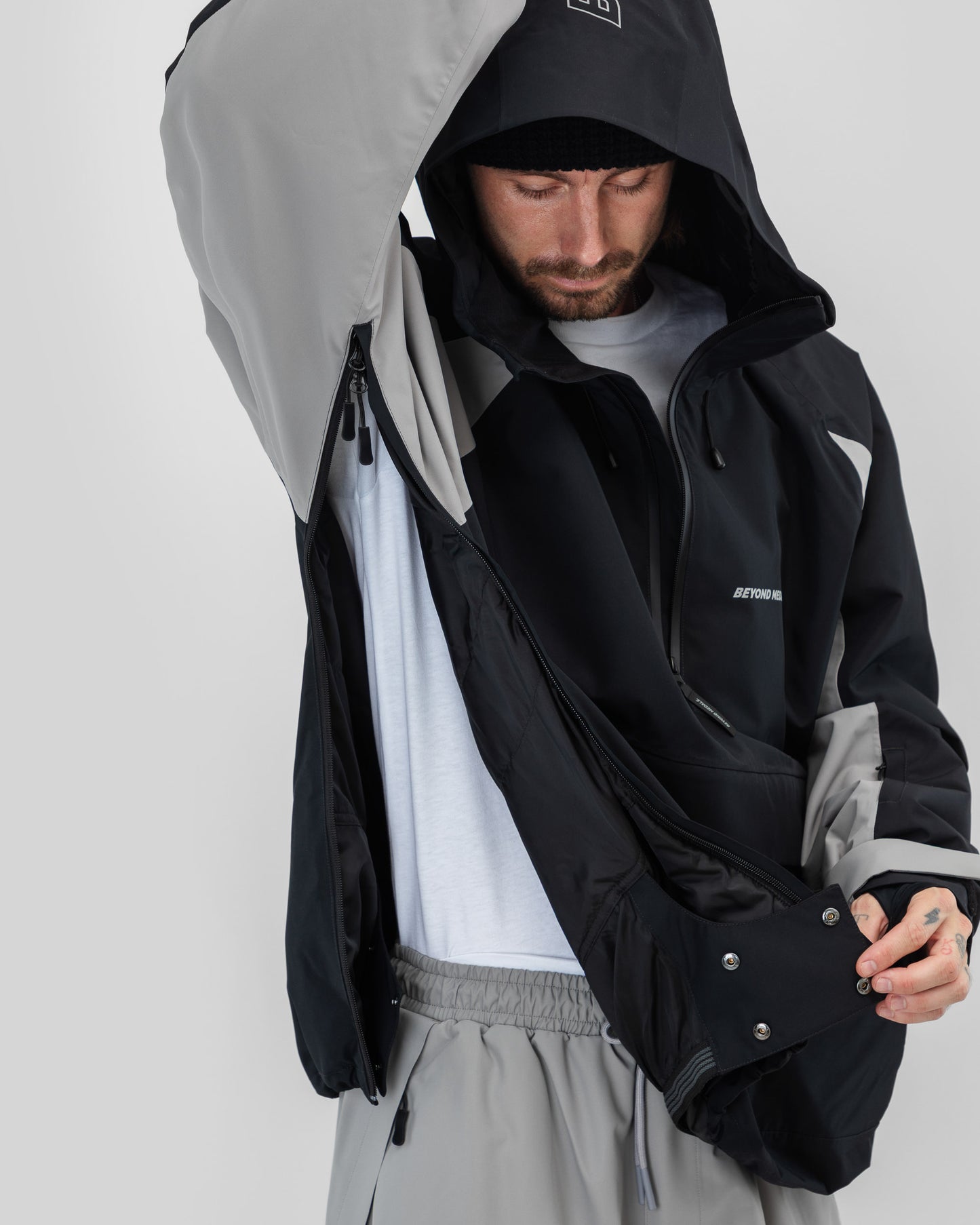 Beyond Medals - Retro Anorak 2L Black