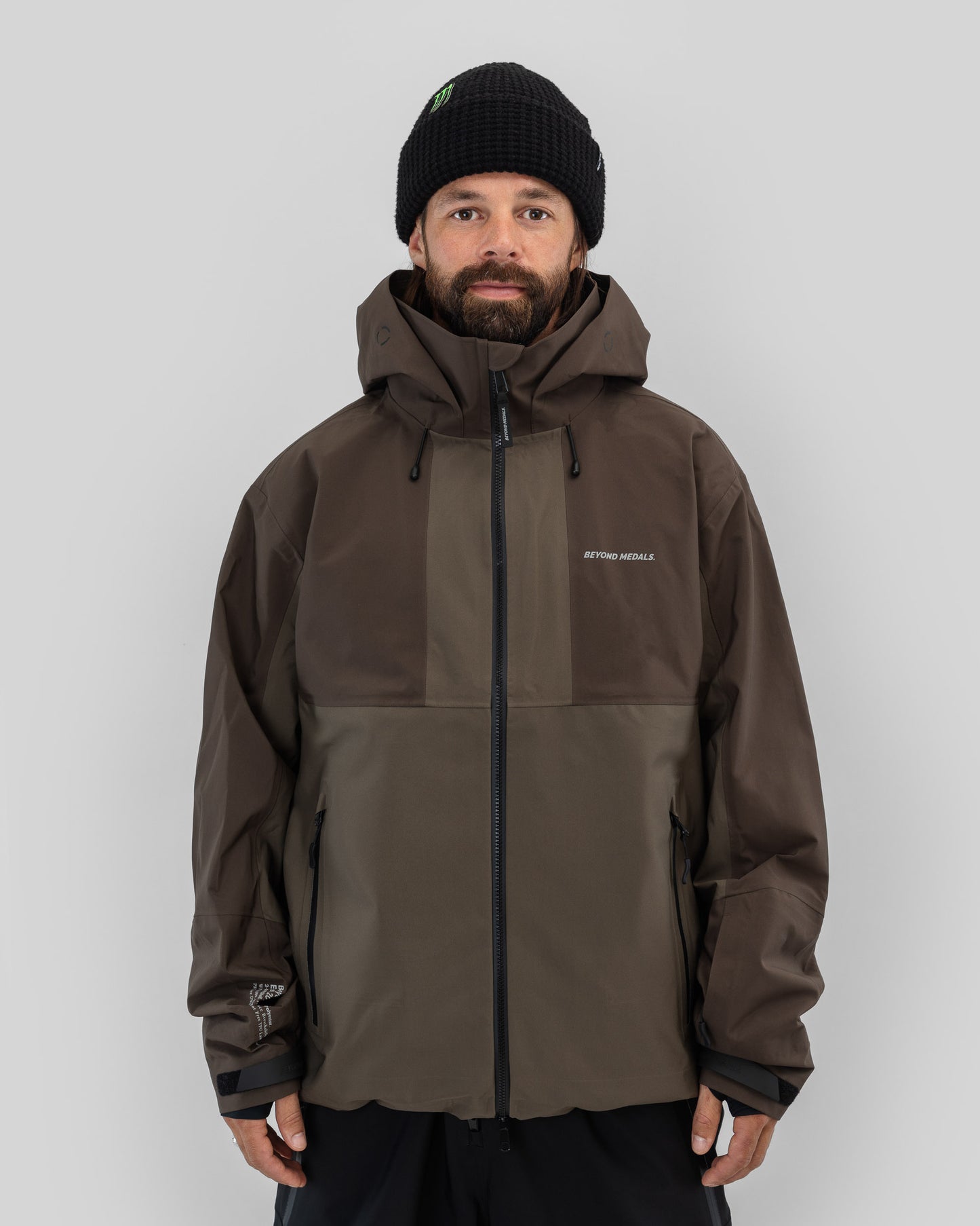 Beyond Medals - Tech Jacket 3L Brown