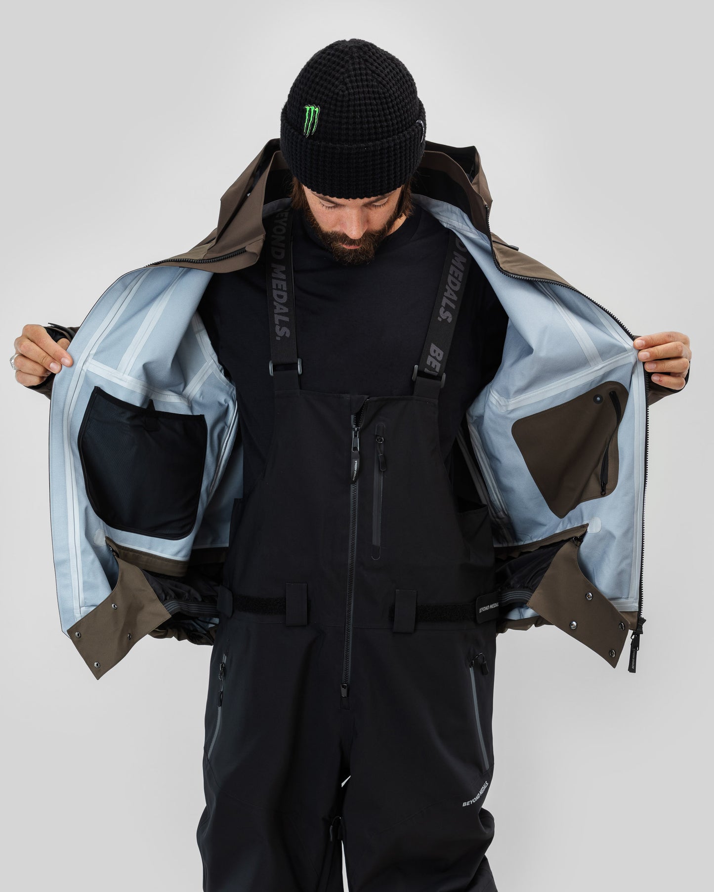 Beyond Medals - Tech Jacket 3L Brown