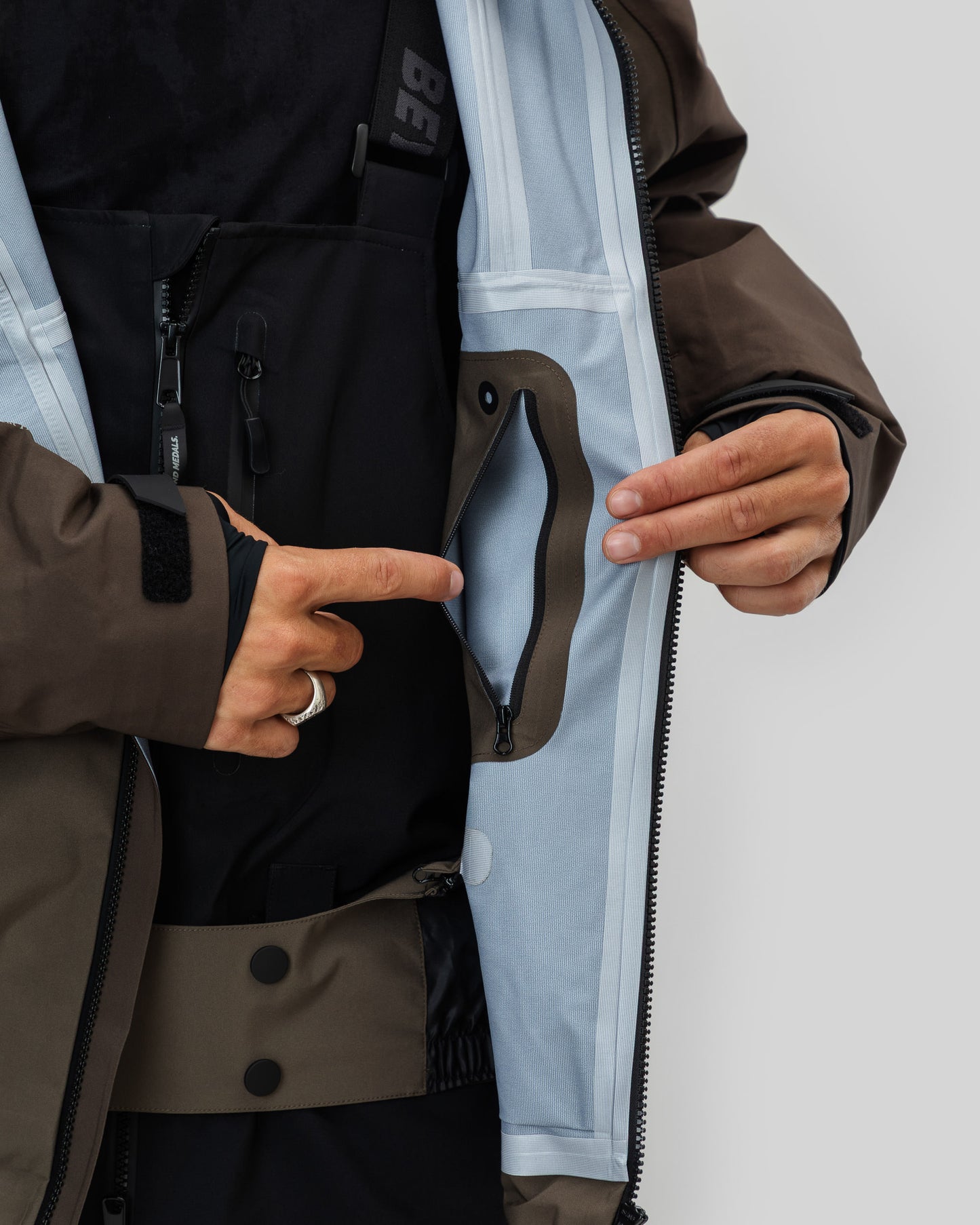 Beyond Medals - Tech Jacket 3L Brown