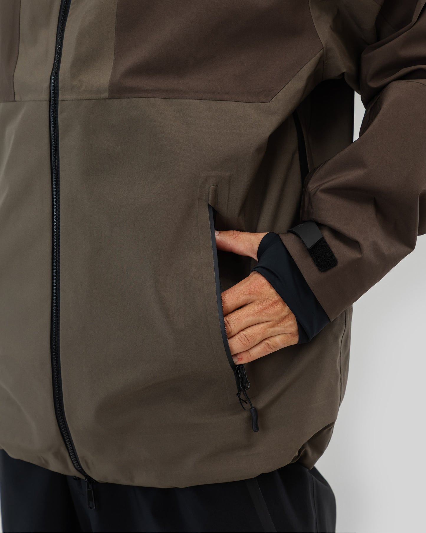 Beyond Medals - Tech Jacket 3L Brown